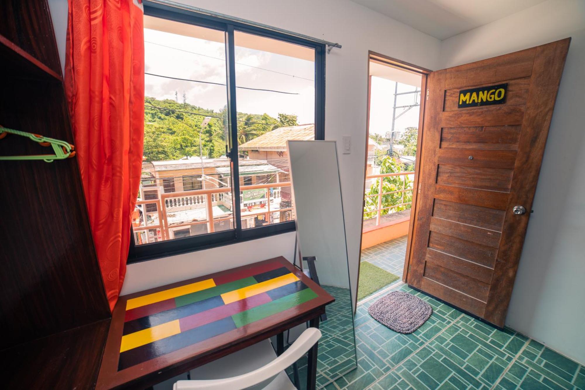 Chill Out Hostel Balabag  Luaran gambar