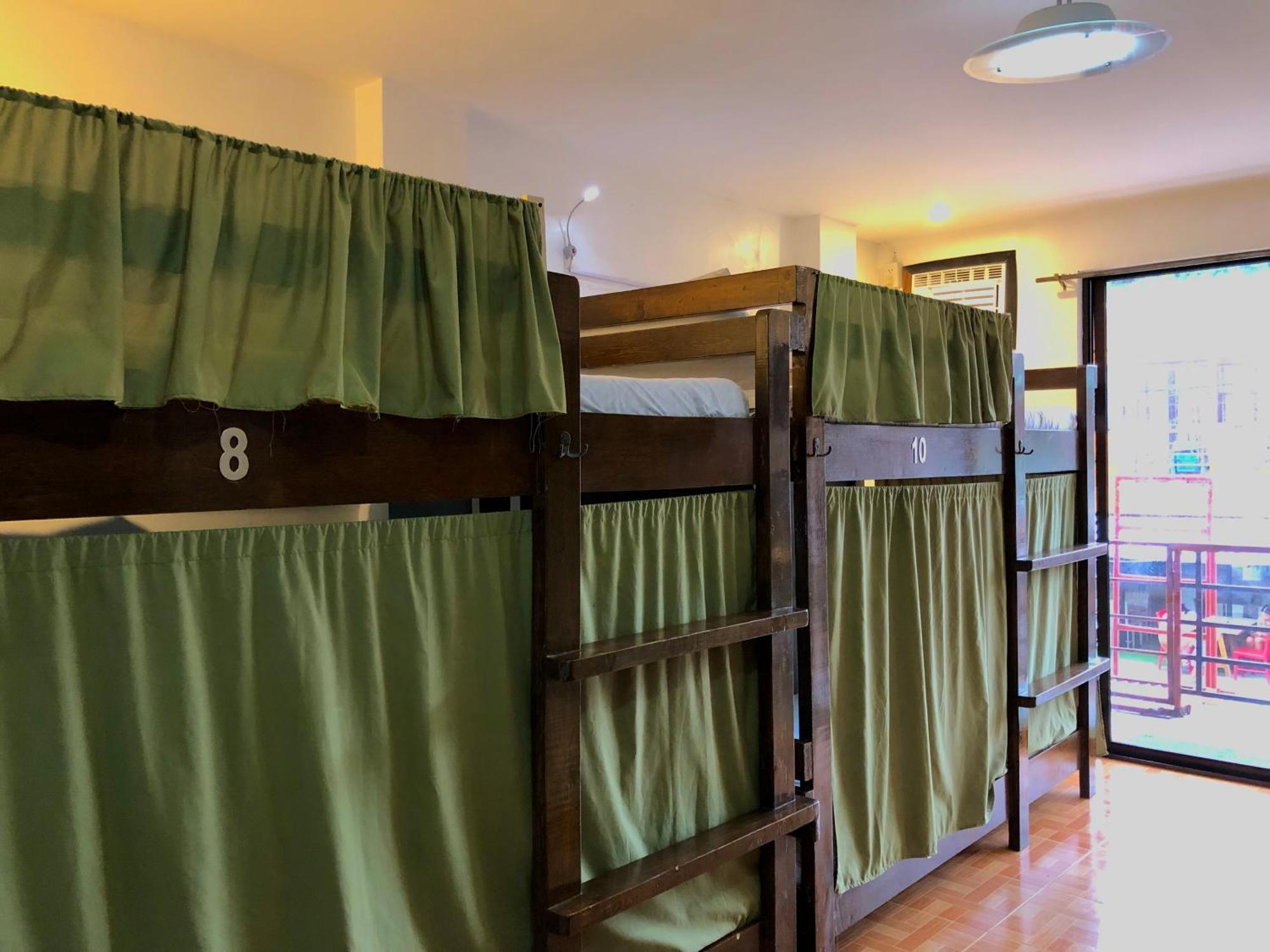 Chill Out Hostel Balabag  Luaran gambar