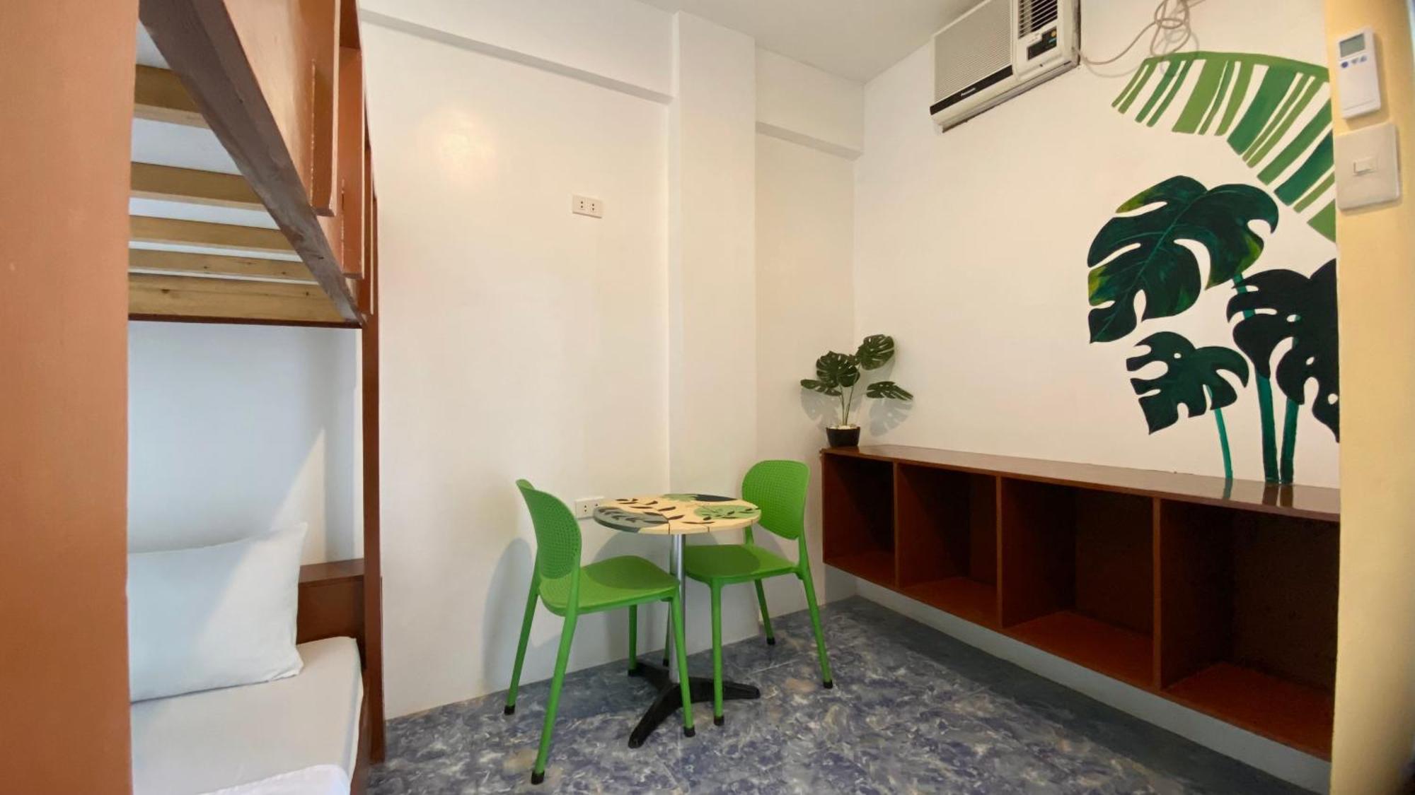 Chill Out Hostel Balabag  Luaran gambar