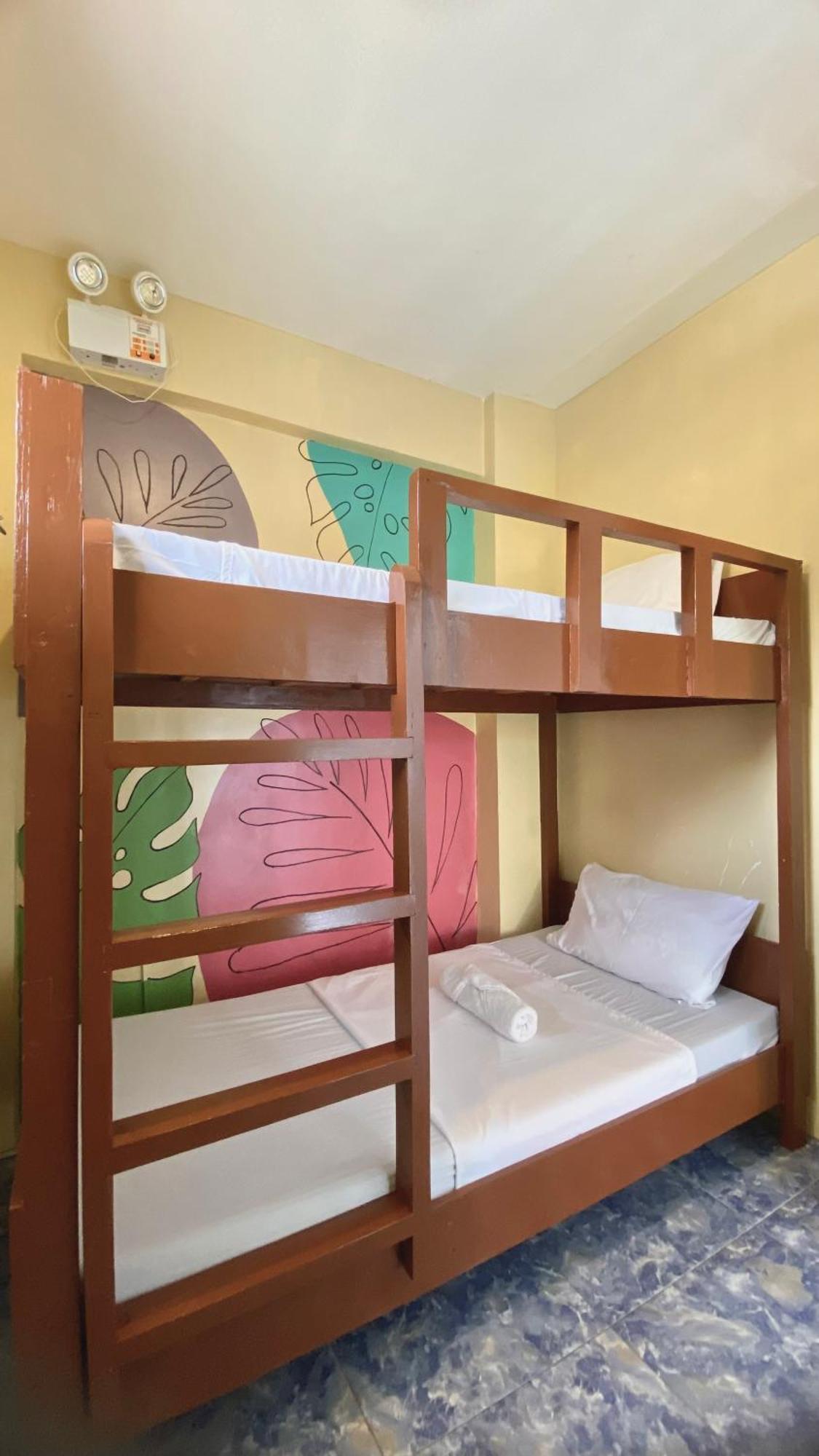 Chill Out Hostel Balabag  Luaran gambar