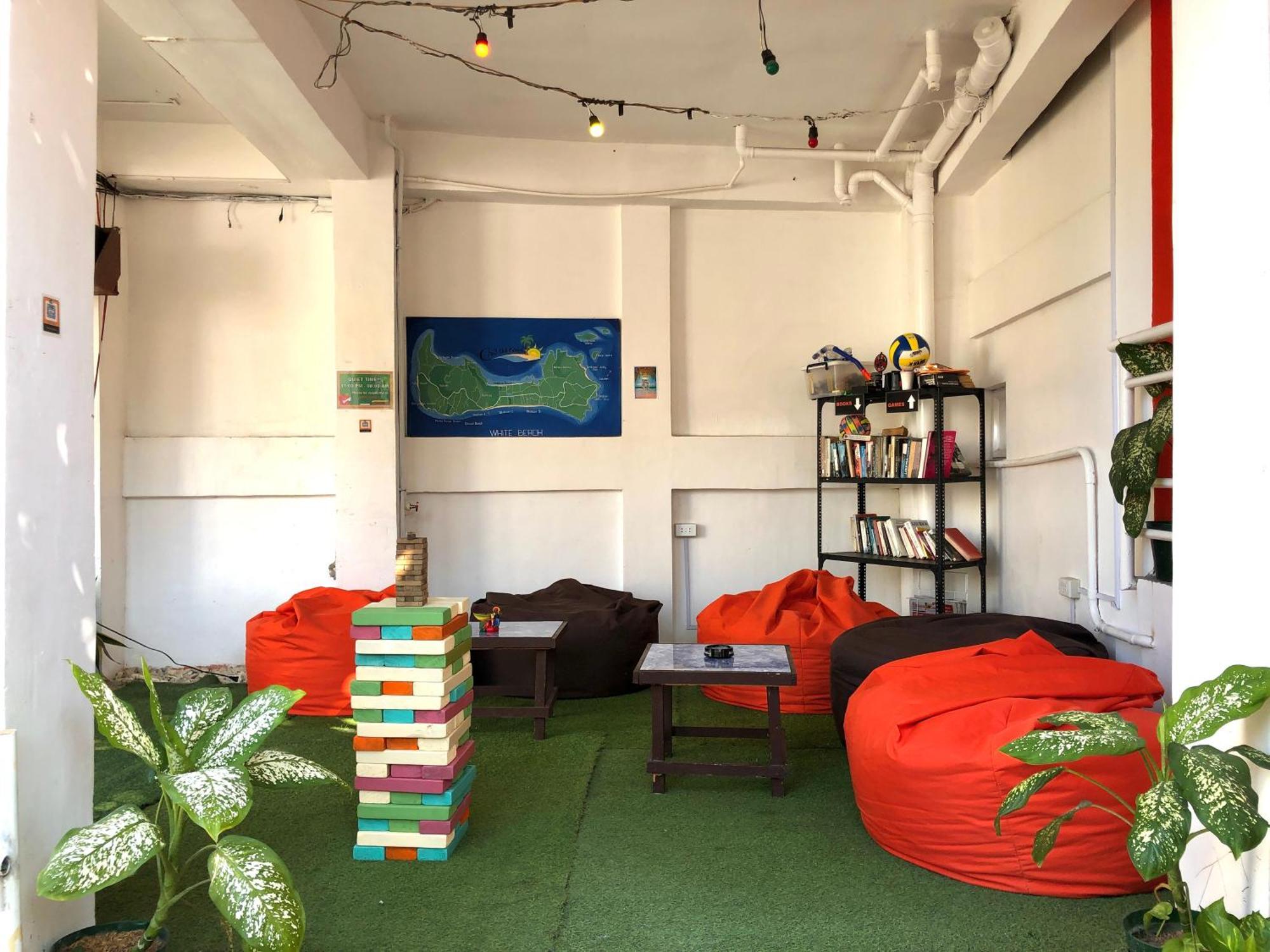 Chill Out Hostel Balabag  Luaran gambar