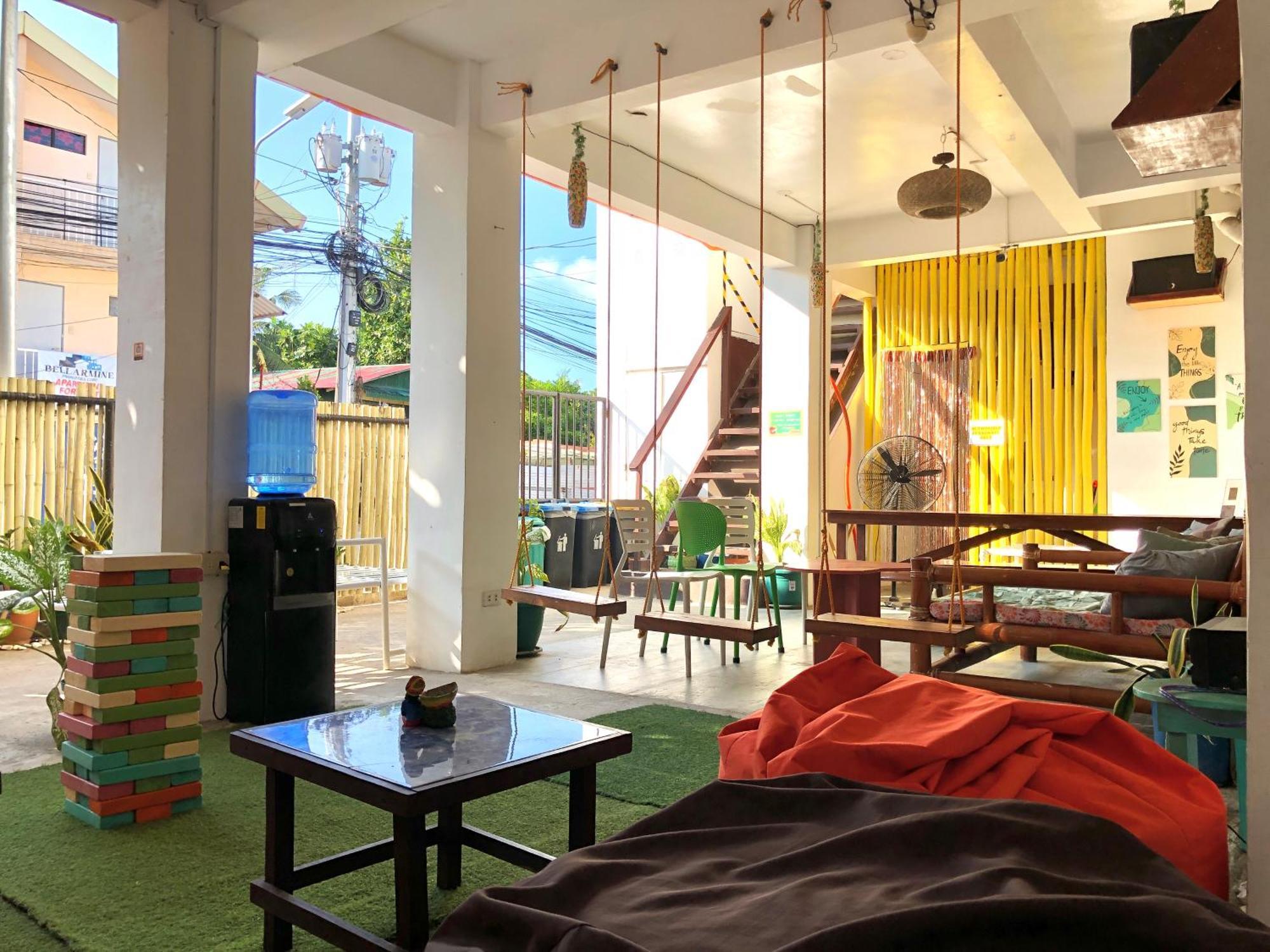 Chill Out Hostel Balabag  Luaran gambar