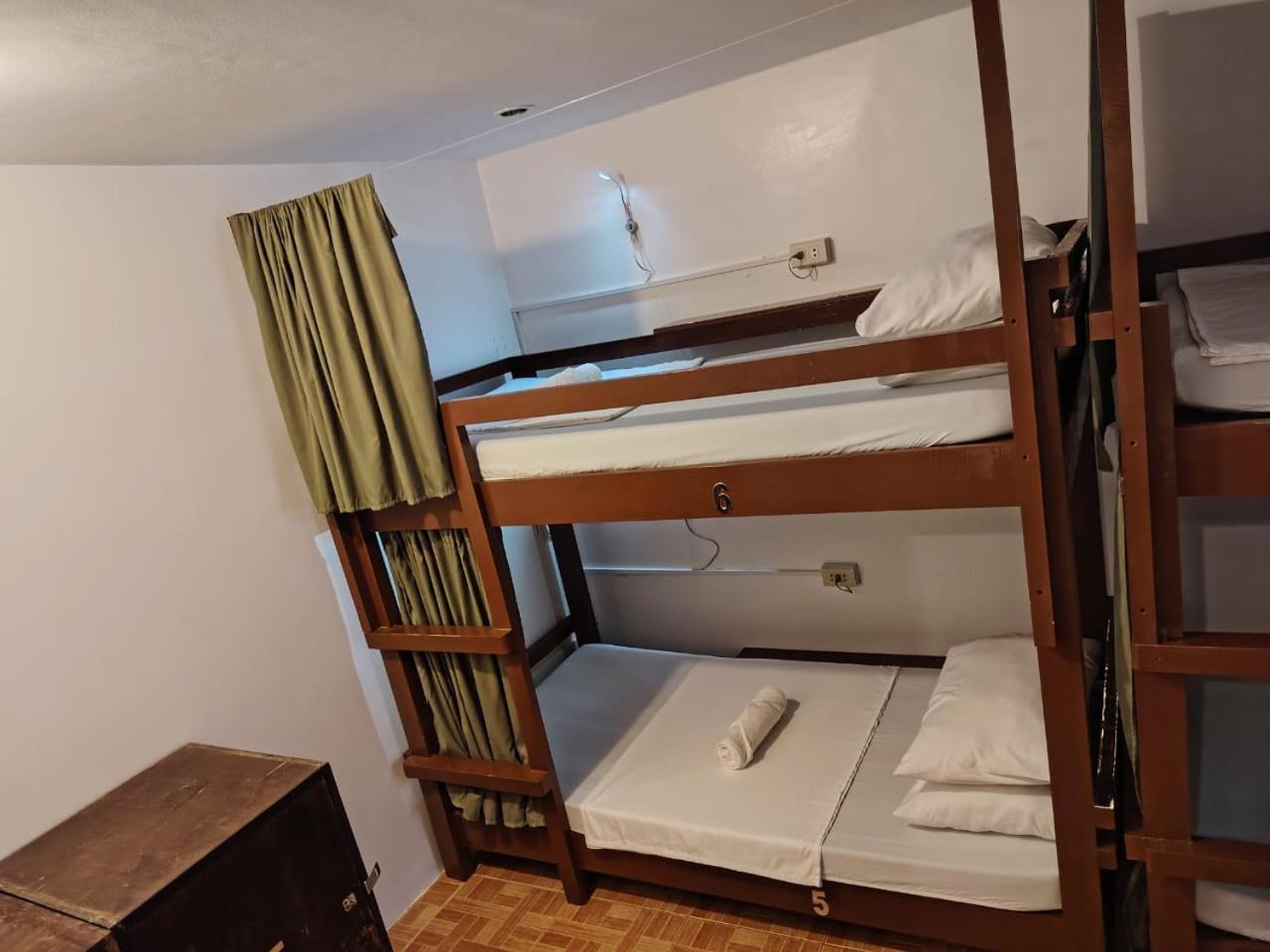 Chill Out Hostel Balabag  Luaran gambar